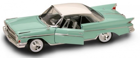 Модель автомобиля 1961 года - Desoto Adventurer, 1/18  